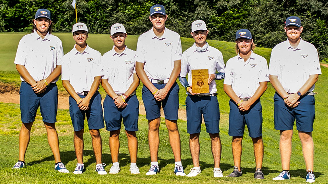 Men&rsquo;s golf wins home invitational in fall debut